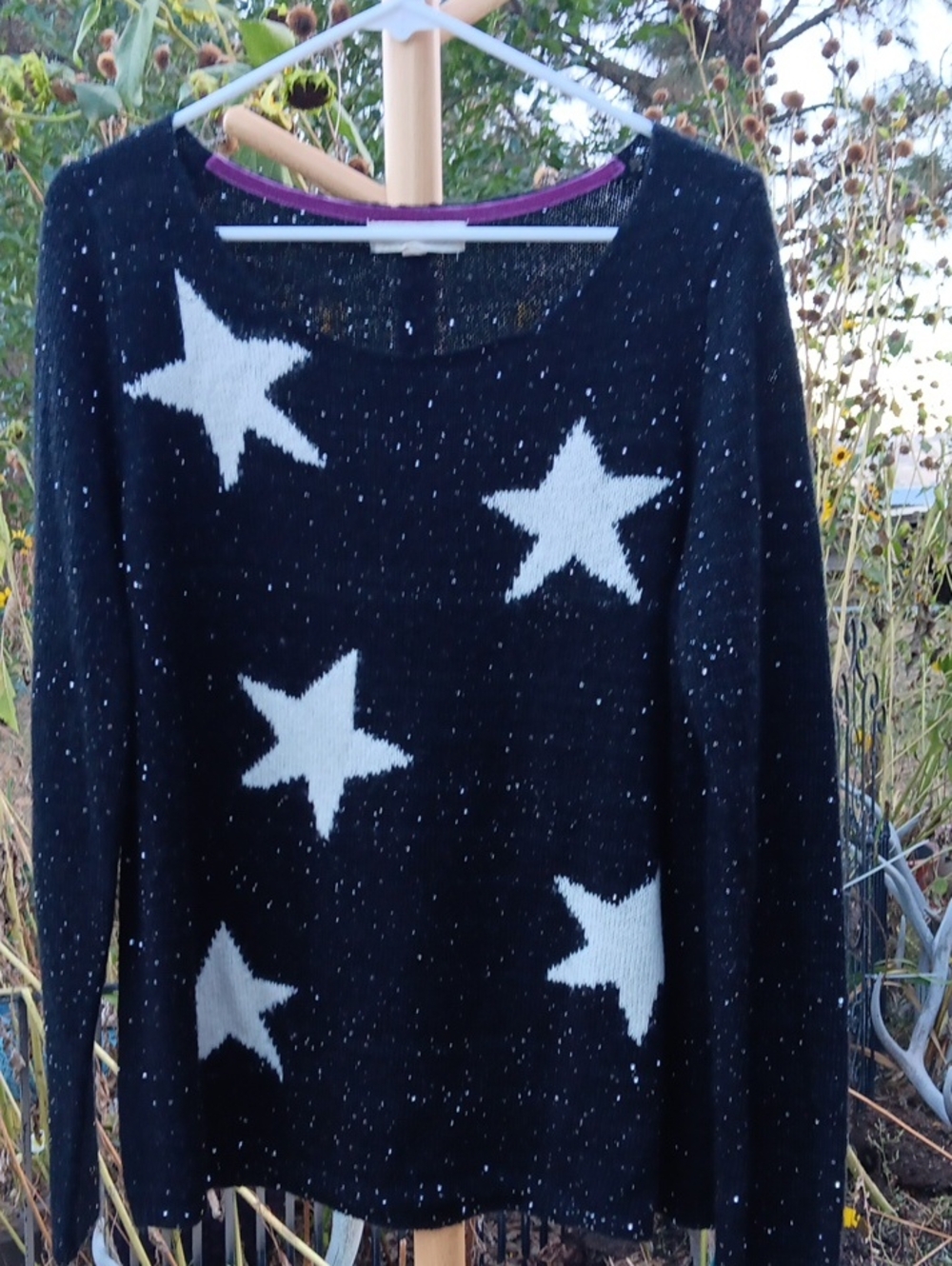Rewind Black Sweater with White Star Motif